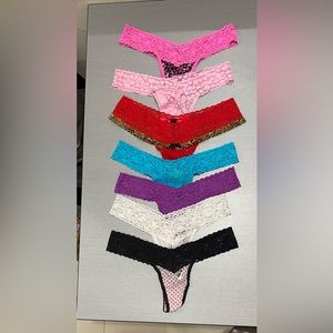 7 pairs of VS thongs. One size fits all